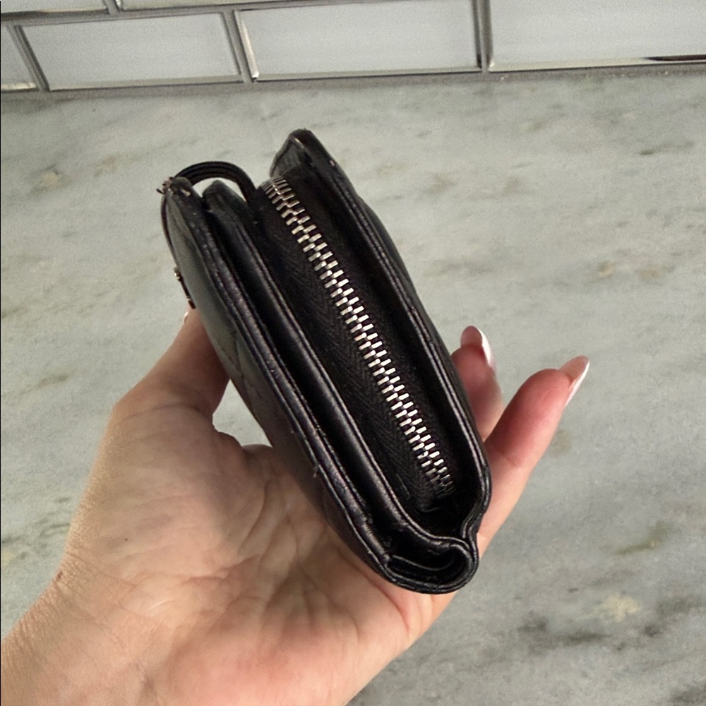 CHANEL Black vintage Quilted Wallet - Picture 4 of 10